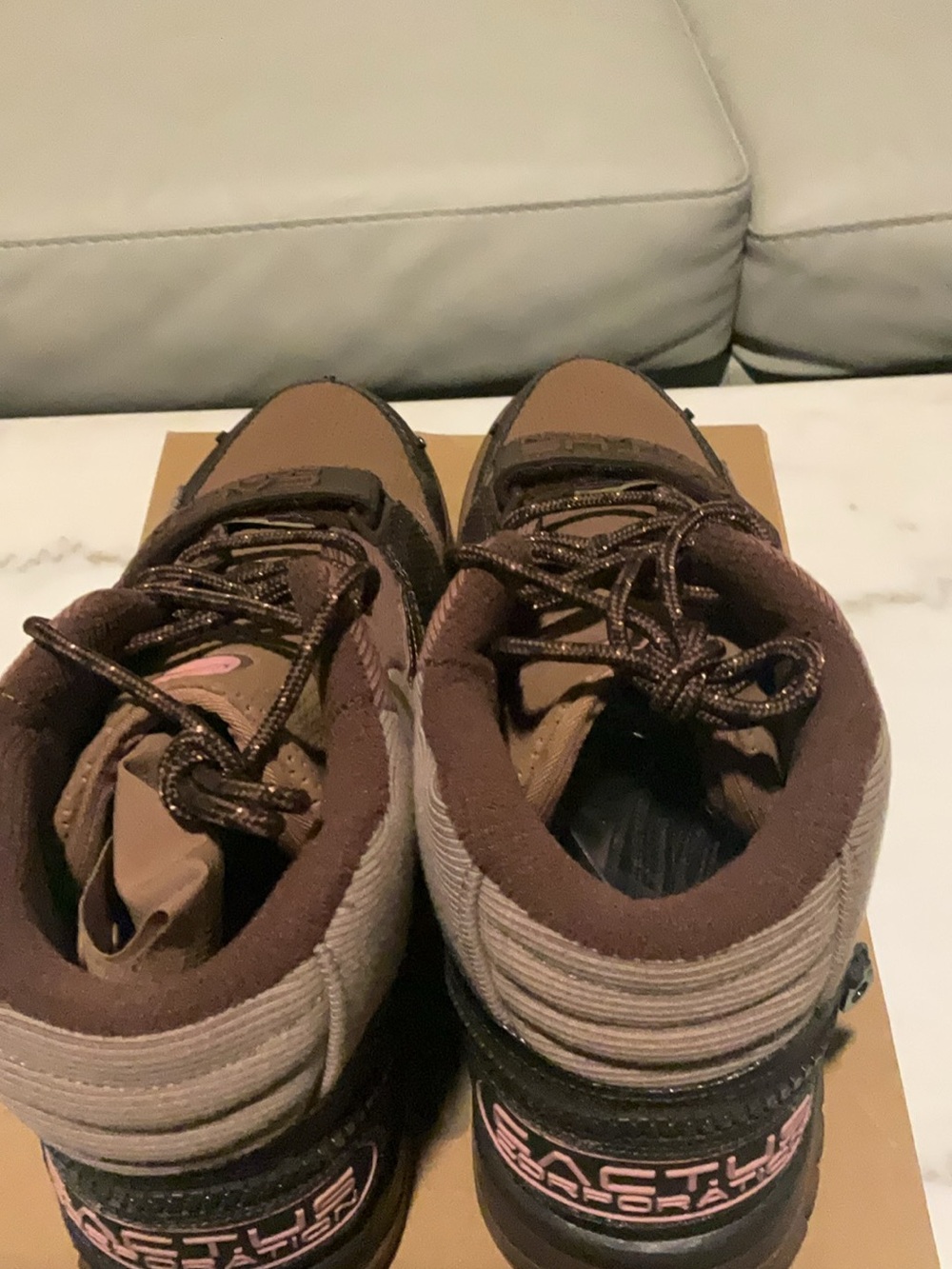 Nike Men's Brown and Dark Brown Travis Scott Trainer Sneakers - Picture 6 of 10